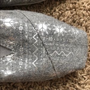 BNWT Toms (Womens Size 6)